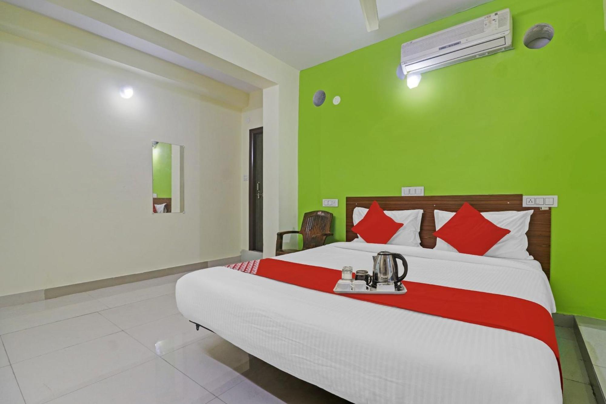 Super Hotel O Dk Reddy Square Хидерабад Екстериор снимка