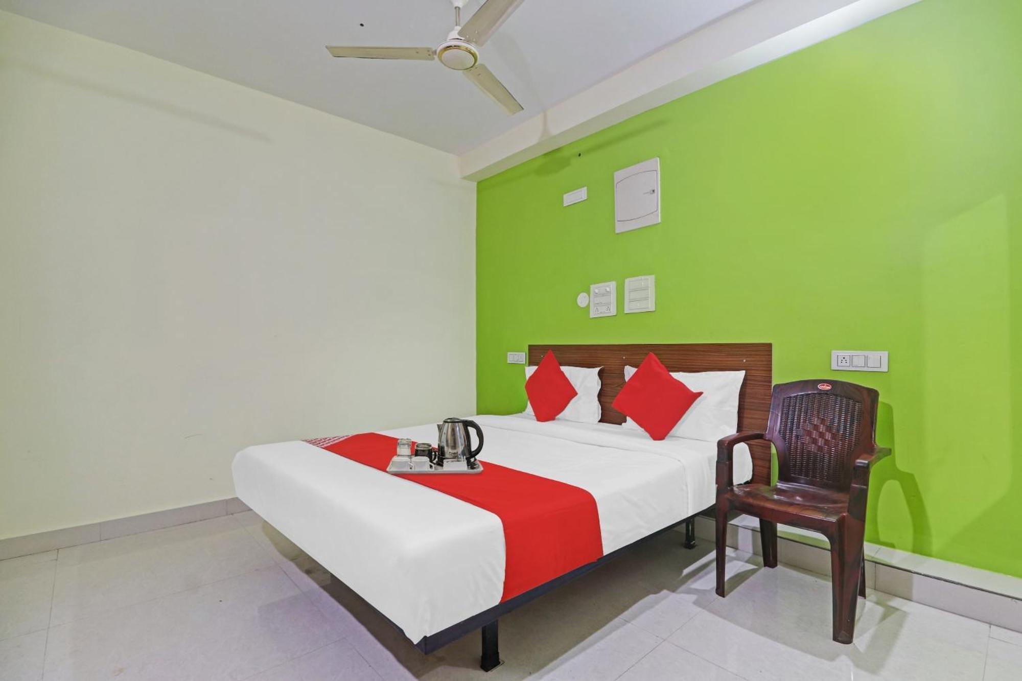 Super Hotel O Dk Reddy Square Хидерабад Екстериор снимка
