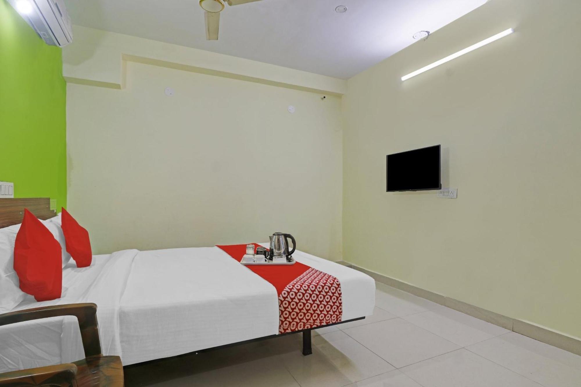 Super Hotel O Dk Reddy Square Хидерабад Екстериор снимка