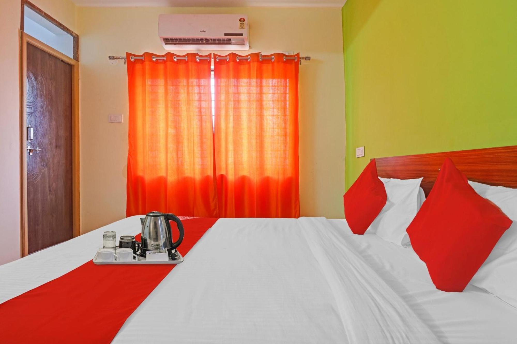 Super Hotel O Dk Reddy Square Хидерабад Екстериор снимка