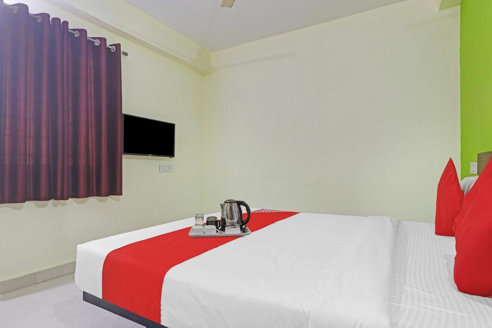 Super Hotel O Dk Reddy Square Хидерабад Екстериор снимка