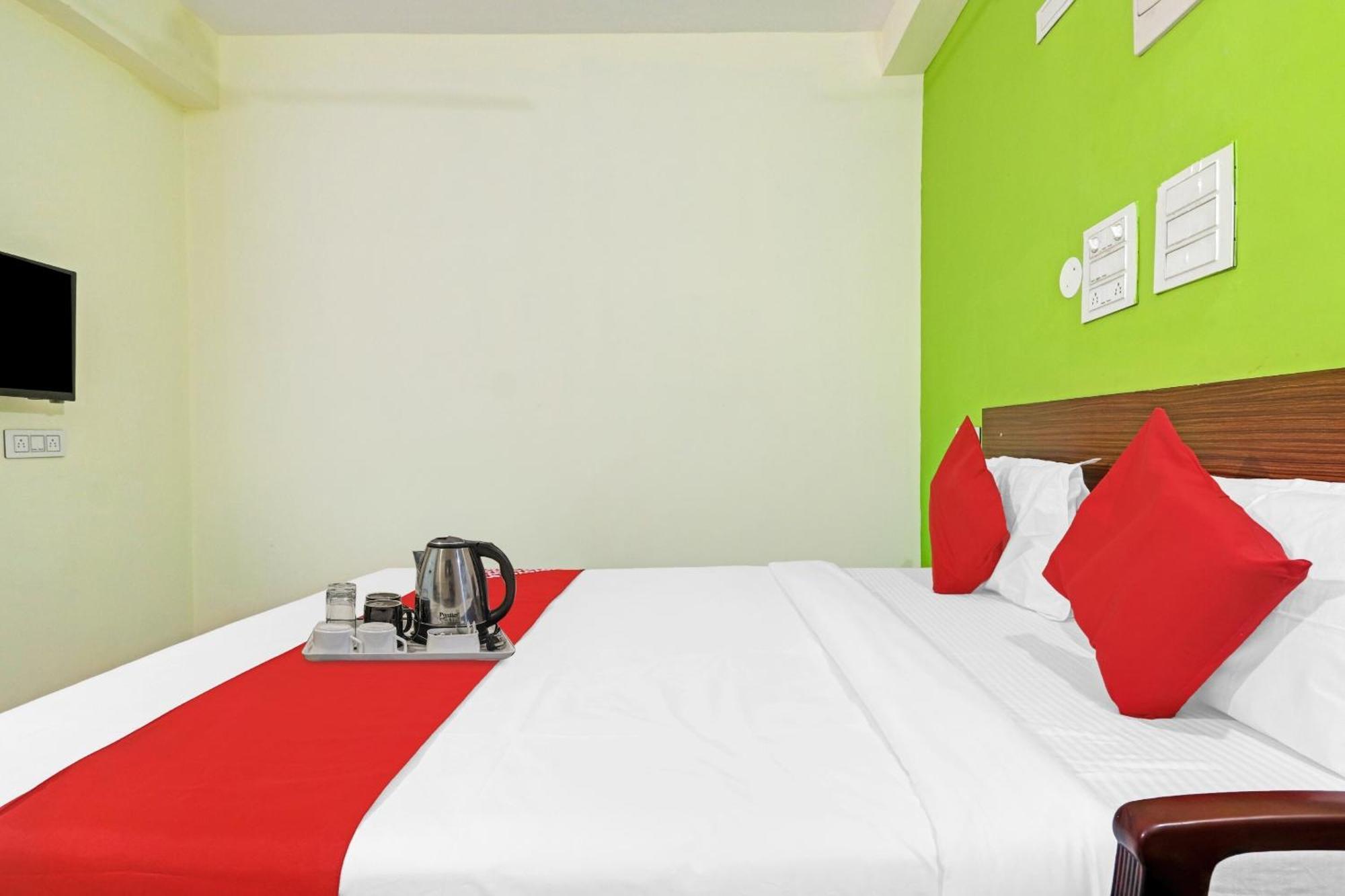 Super Hotel O Dk Reddy Square Хидерабад Екстериор снимка