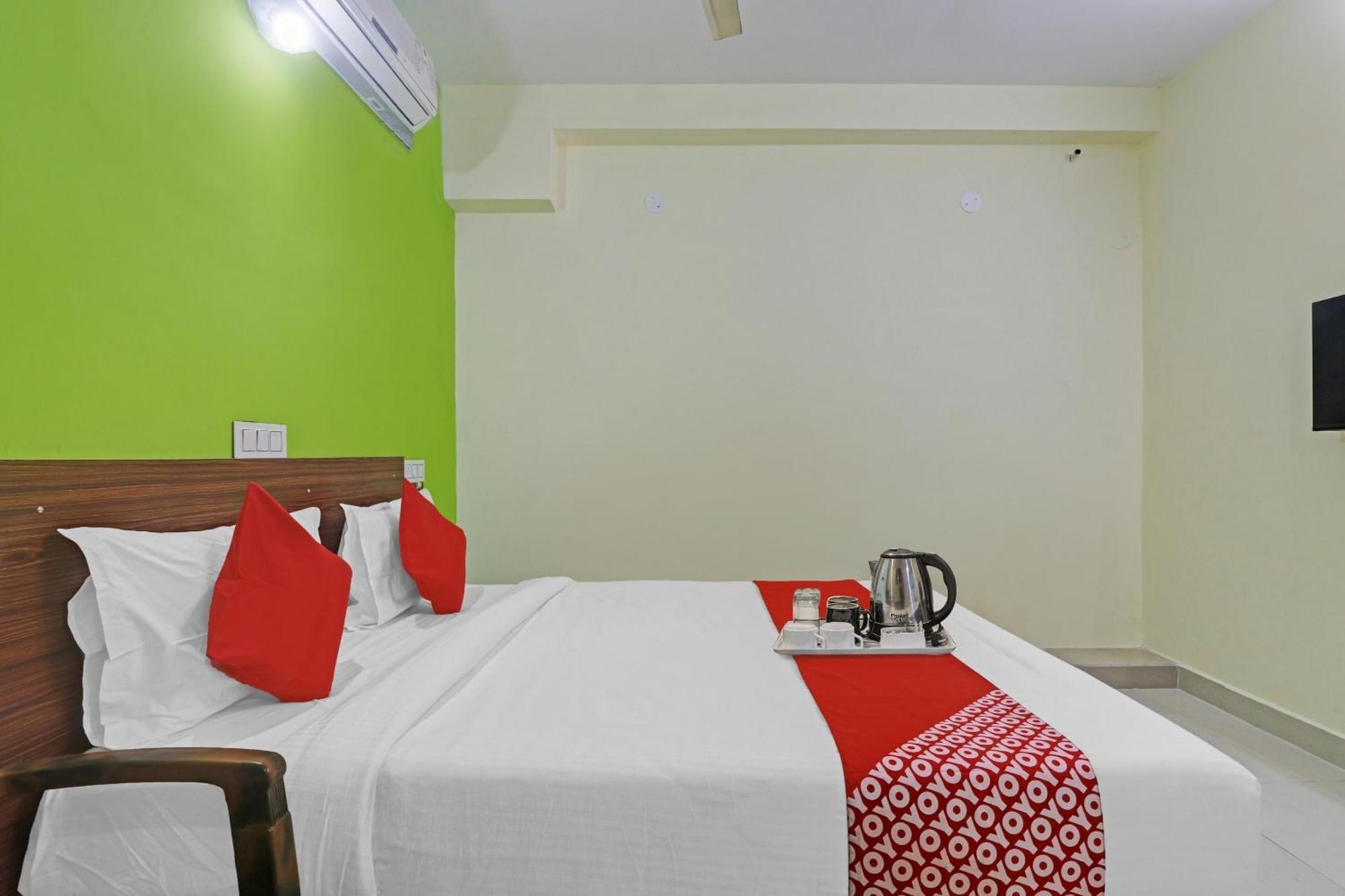 Super Hotel O Dk Reddy Square Хидерабад Екстериор снимка